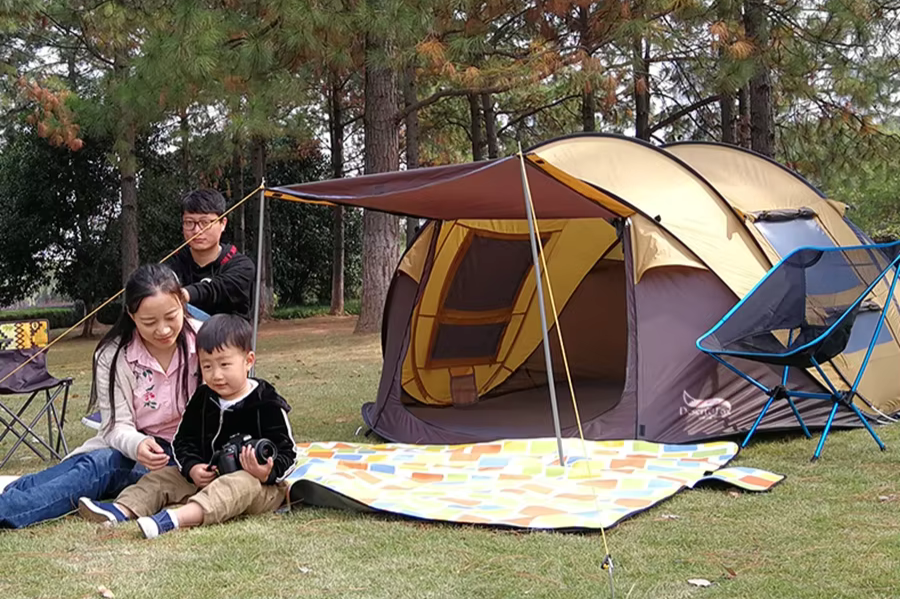 4-Person Outdoor Tent - Automatic Opening Design